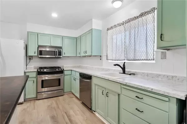 Clearlake, CA 95422,3206 4th Street