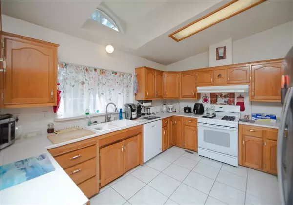 Clearlake Oaks, CA 95423,13182 Third Street