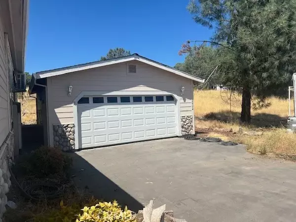Clearlake Oaks, CA 95423,2924 Meadow Creek Road