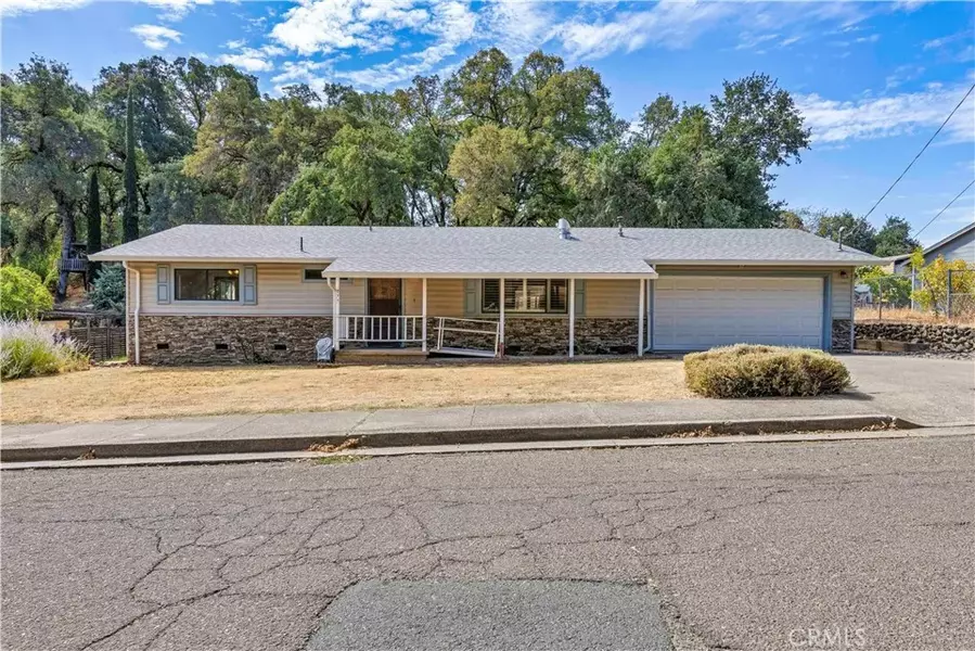 977 Sixth Street, Lakeport, CA 95453