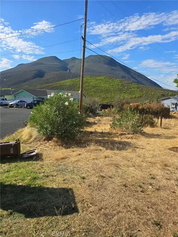 Kelseyville, CA 95451,9082 Hopi Court