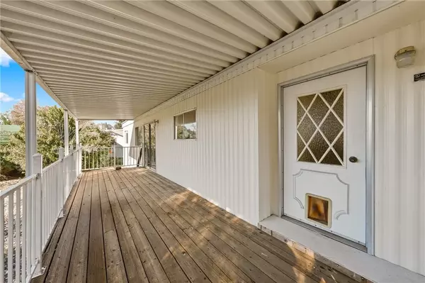 Kelseyville, CA 95451,5935 Live Oak #17