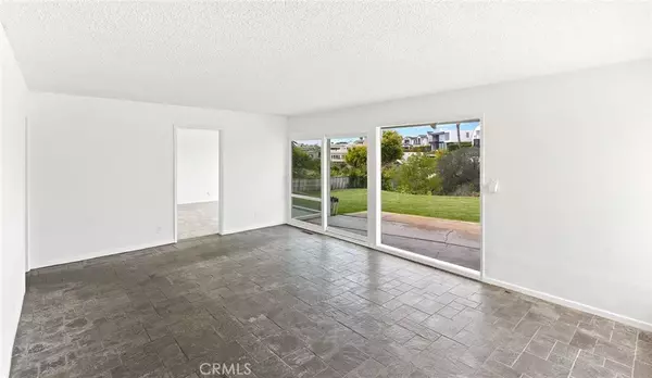 Corona Del Mar, CA 92625,207 Milford Drive