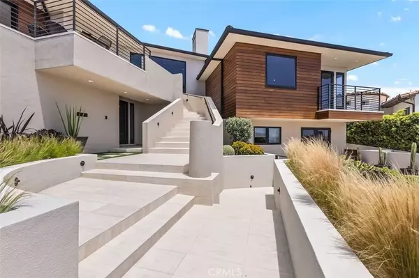 Laguna Beach, CA 92651,846 Emerald Bay