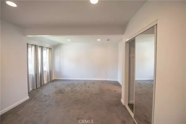 Lakewood, CA 90713,5822 Hedda Street