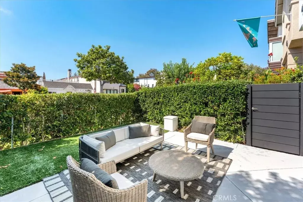 Corona Del Mar, CA 92625,412 Poinsettia Avenue