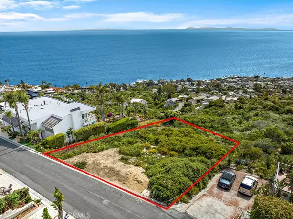 Laguna Beach, CA 92651,935 Baja