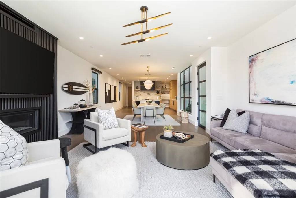 Huntington Beach, CA 92648,226 2nd St