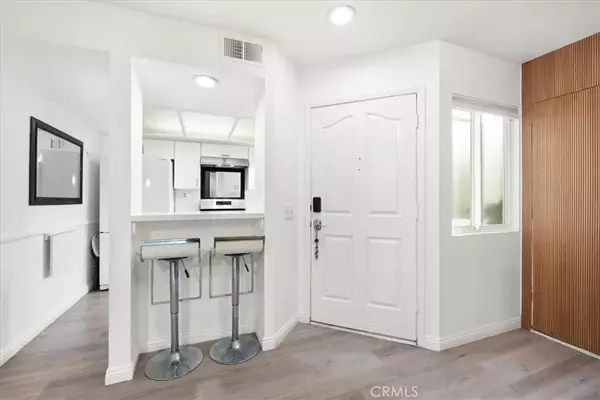 Laguna Beach, CA 92651,221 Santa Rosa Court