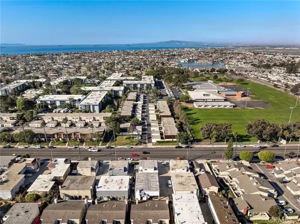 Huntington Beach, CA 92649,16642 Algonquin St