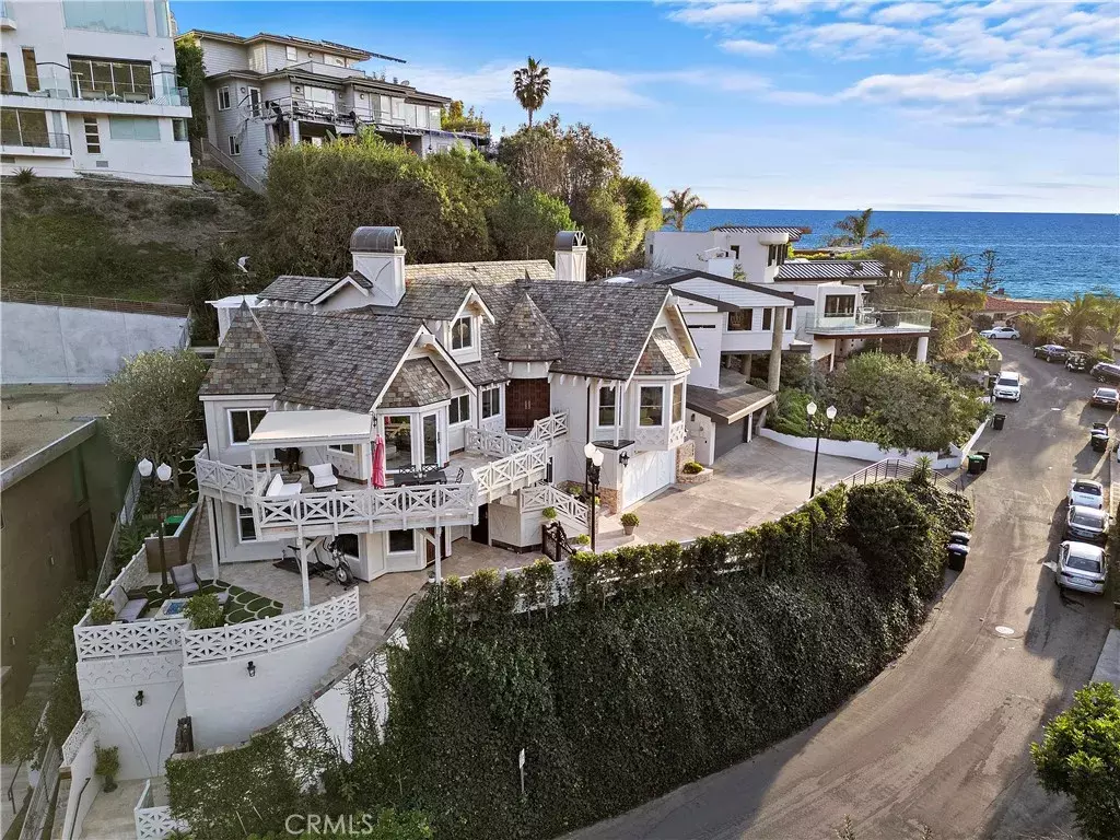 Laguna Beach, CA 92651,530 Temple Hills Drive