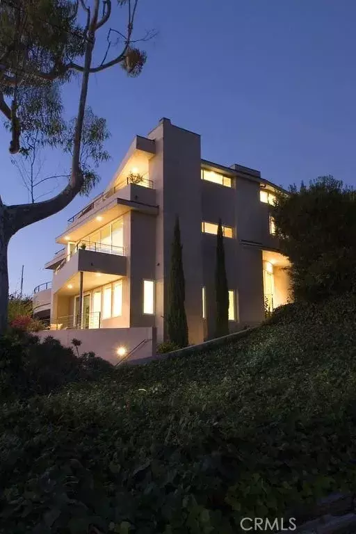 Laguna Beach, CA 92651,326 Loma Terrace