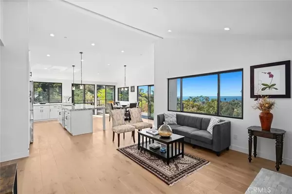 Laguna Beach, CA 92651,990 Meadowlark Drive