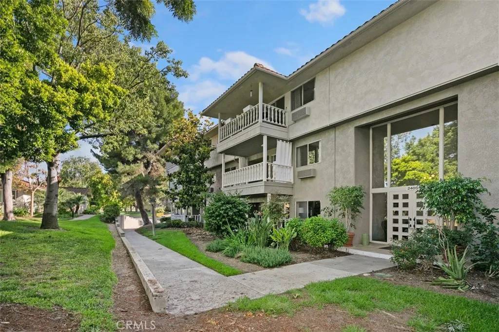 Laguna Woods, CA 92637,2405 Via Mariposa West #2G