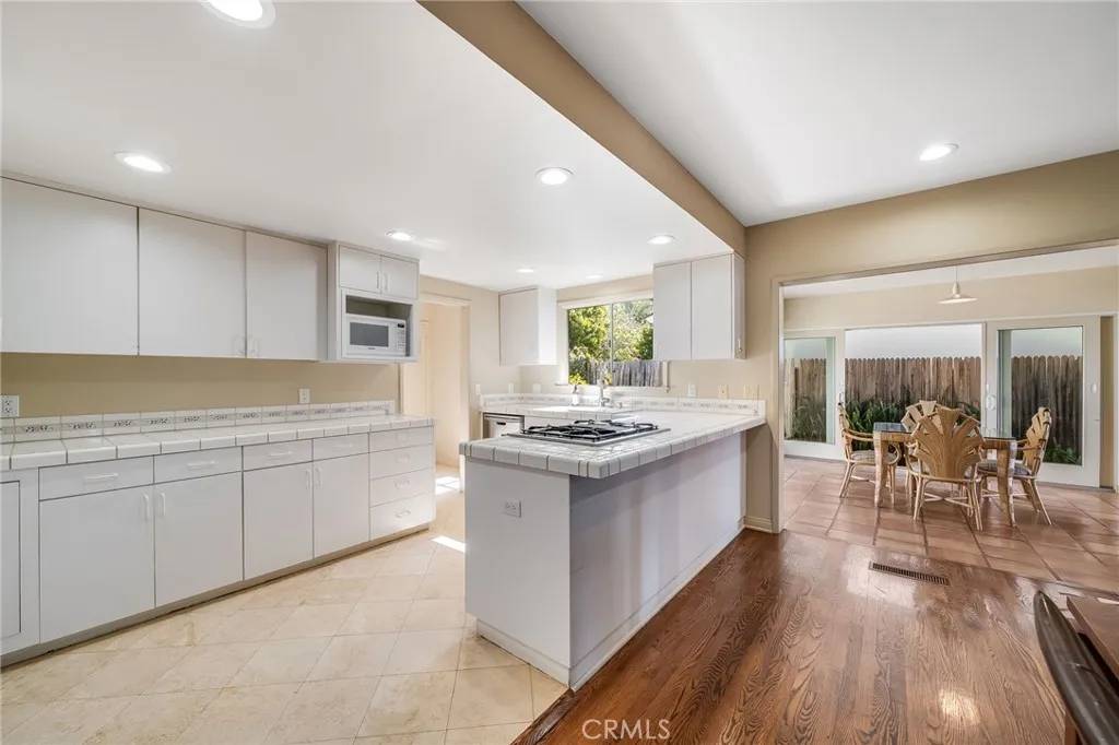 Laguna Beach, CA 92651,1590 Via Corsica