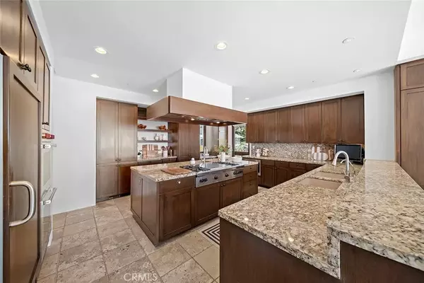 Laguna Beach, CA 92651,523 Emerald Bay