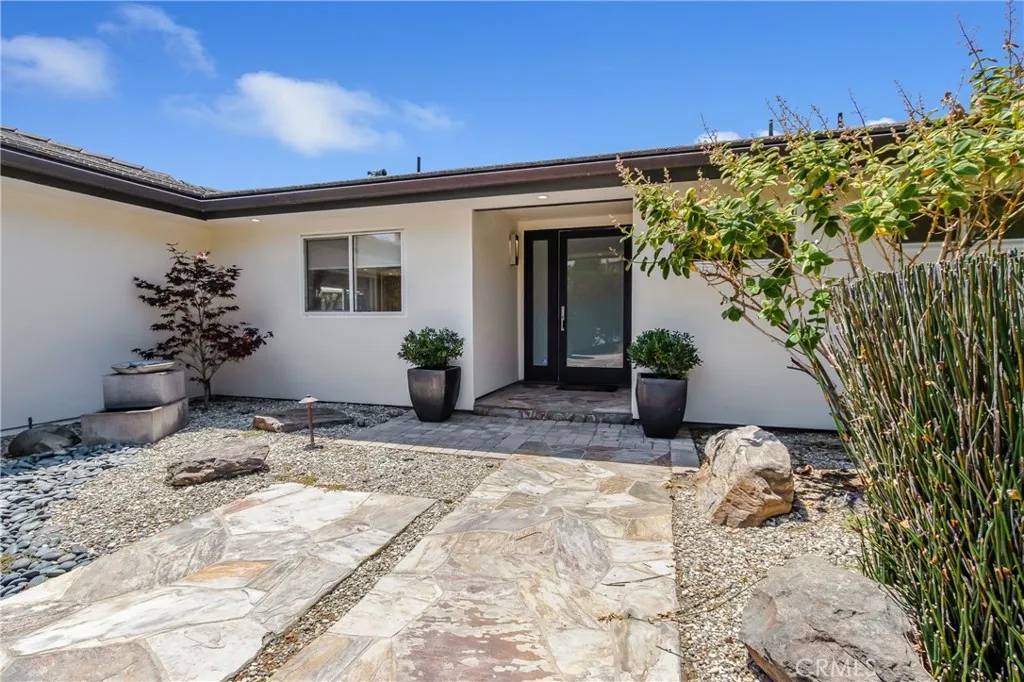 2897 Chateau Way, Laguna Beach, CA 92651
