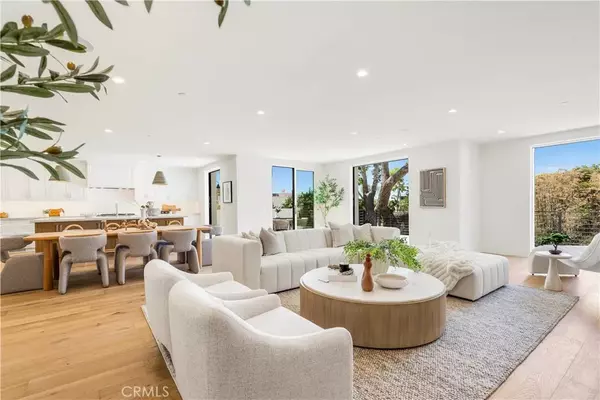 Laguna Beach, CA 92651,1759 Glenneyre Street