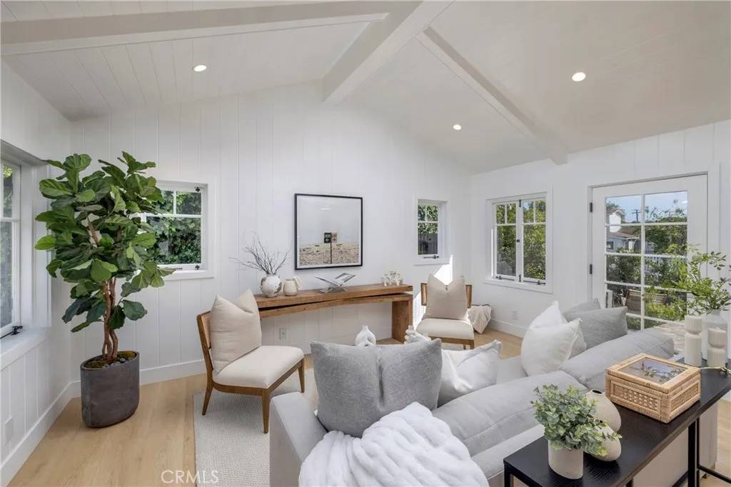 Laguna Beach, CA 92651,556 Through Street