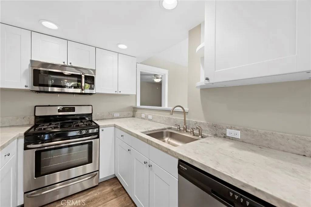 Laguna Beach, CA 92651,280 Aster Street #2