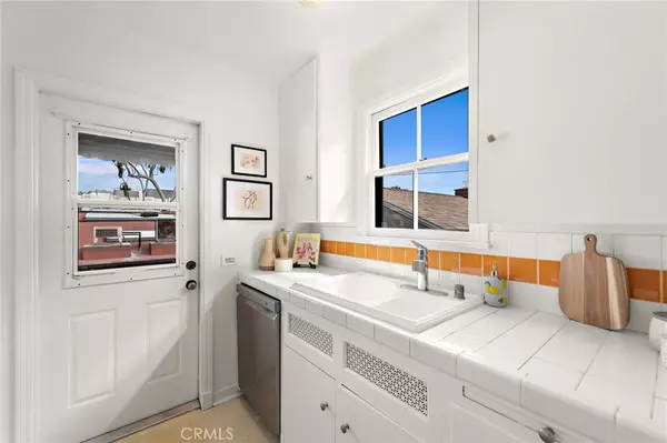 Laguna Beach, CA 92651,189 Lower Cliff Drive