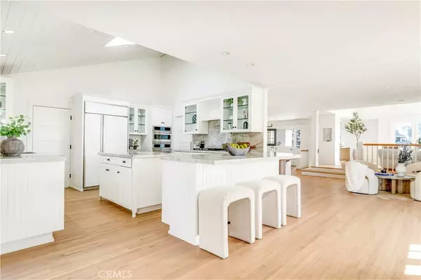 Laguna Beach, CA 92651,432 Holly Street