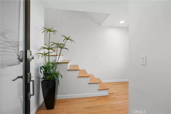 Laguna Beach, CA 92651,901 Summit Drive