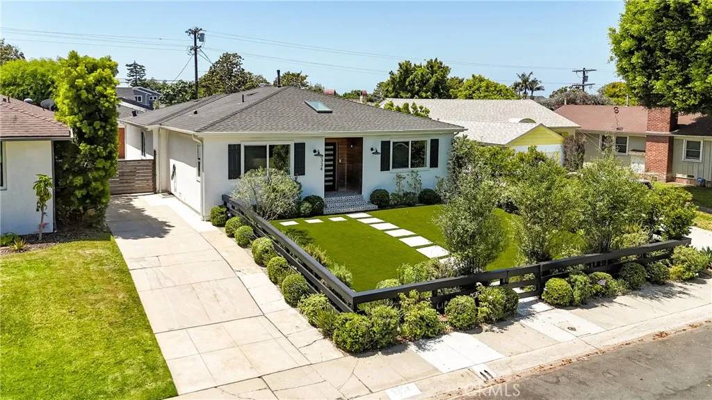 Los Angeles, CA 90045,6334 W 80th Place