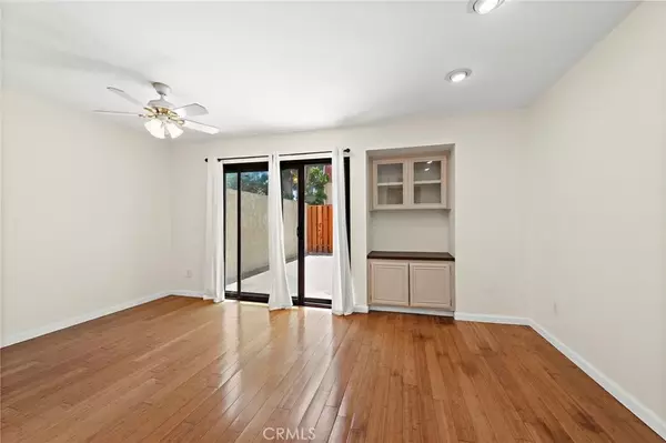 310 W Imperial Avenue #6, El Segundo, CA 90245