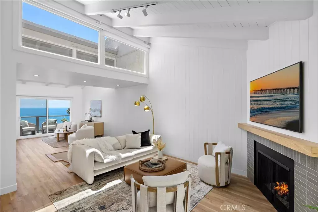 Laguna Beach, CA 92651,21659 Ocean Vista Drive #20