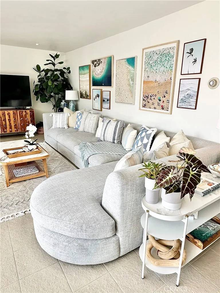 Laguna Beach, CA 92651,1585 S Coast #32