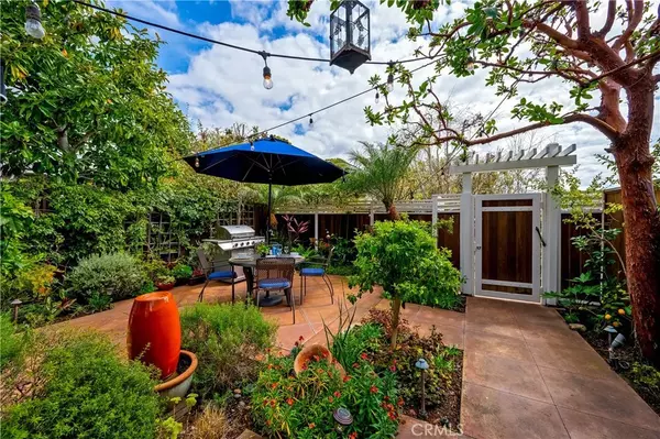 Laguna Beach, CA 92651,334 Locust Street #2