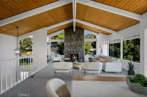 Laguna Beach, CA 92651,933 Meadowlark Drive