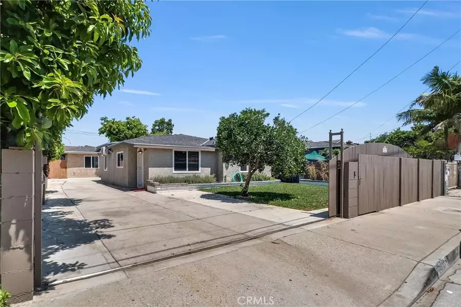 2513 W Occidental Street, Santa Ana, CA 92704