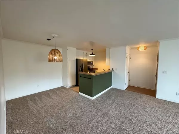 2521 W Sunflower Avenue, Santa Ana, CA 92704