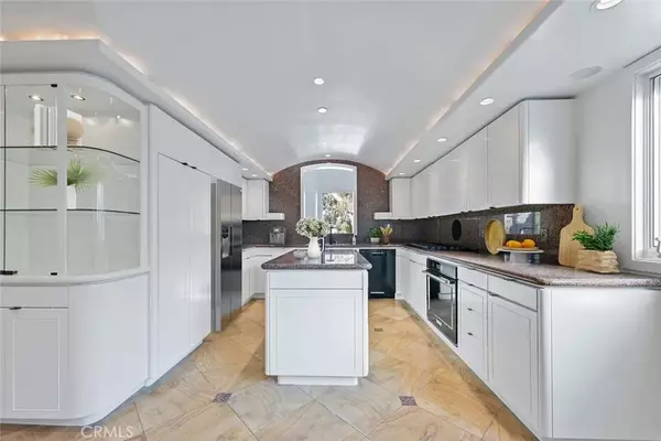 Corona Del Mar, CA 92625,411 Goldenrod #B