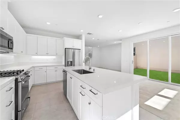 Lake Forest, CA 92630,214 Denali