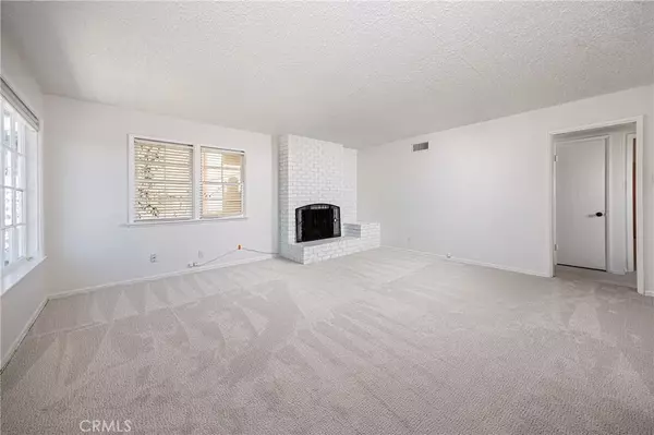 Laguna Beach, CA 92651,31503 Shrewsbury