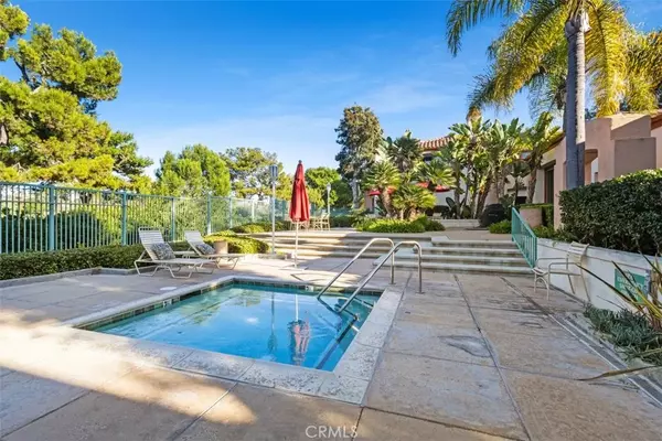 Newport Beach, CA 92660,320 Villa Point