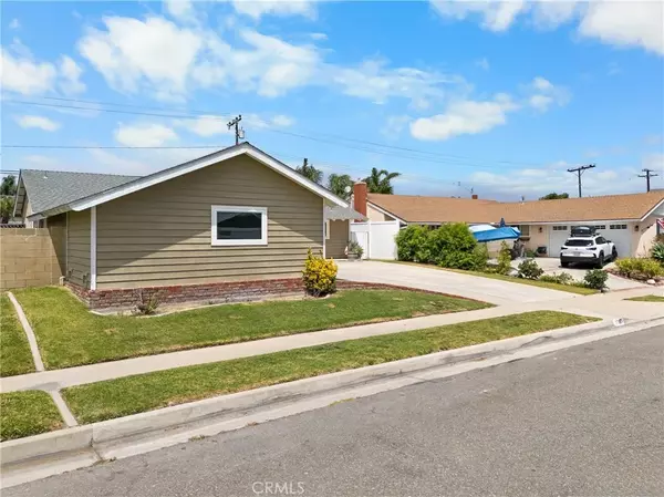 Huntington Beach, CA 92649,17551 Misty