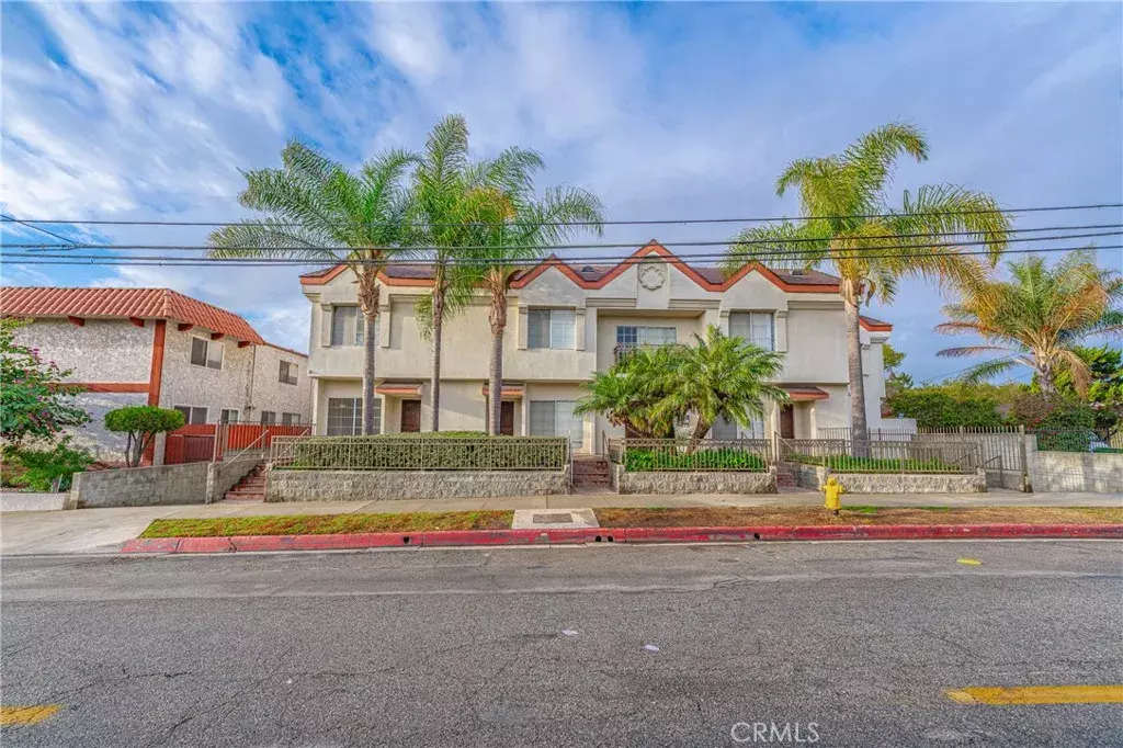 Inglewood, CA 90302,856 Beach Avenue West #12