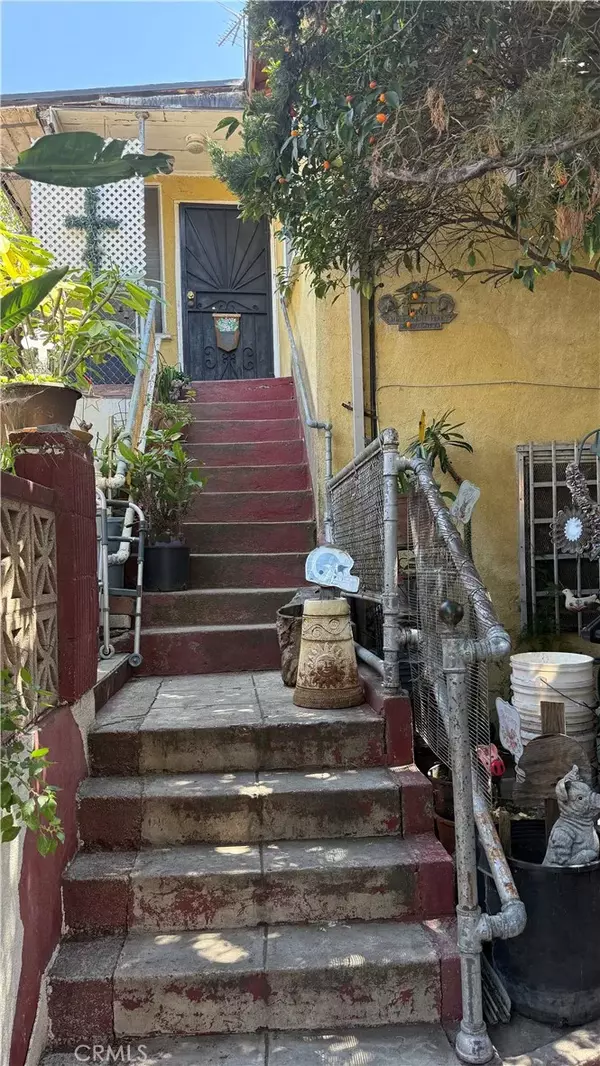 1004 Geraghty Avenue, Los Angeles, CA 90063