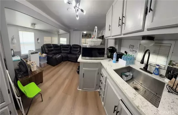 Fullerton, CA 92833,1850 W Orangethorpe #1