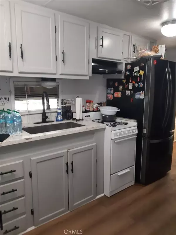 Fullerton, CA 92833,1850 W Orangethorpe #1