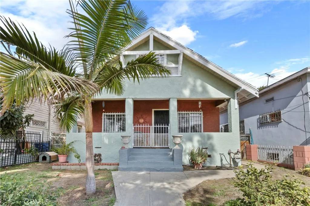 341 W 42nd St, Los Angeles, CA 90037