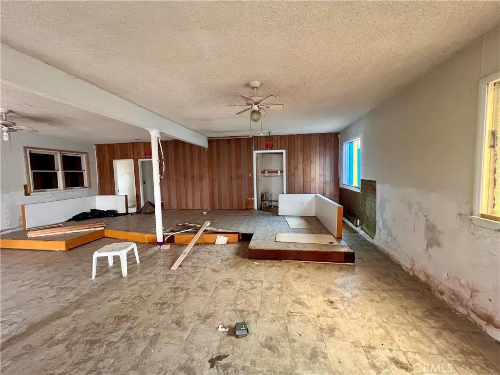 Los Angeles, CA 90001,8415 S Central Avenue