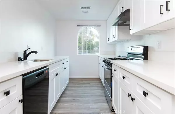 5502 E Los Angeles Avenue #16, Simi Valley, CA 93063