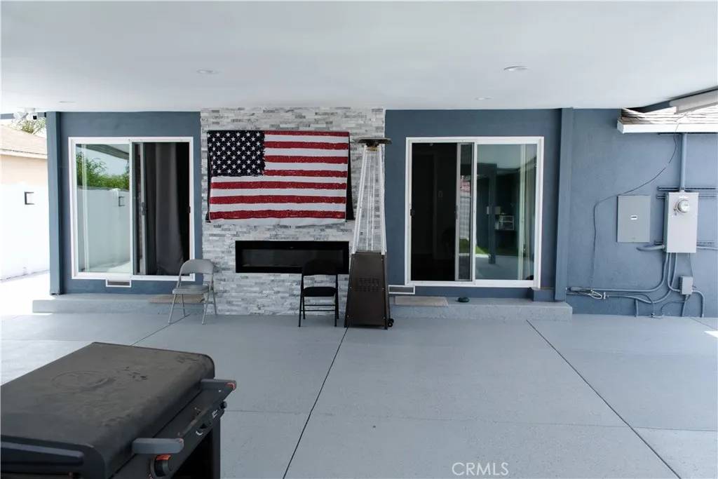 North Hollywood, CA 91605,8118 Gentry Avenue