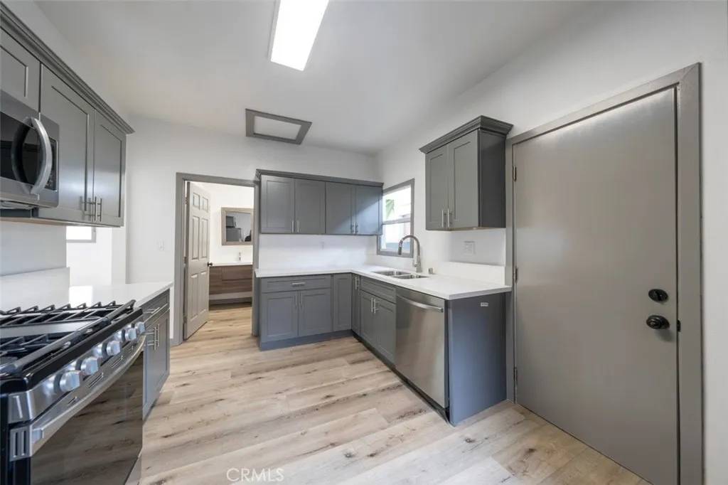 Long Beach, CA 90802,532 W 5th Street