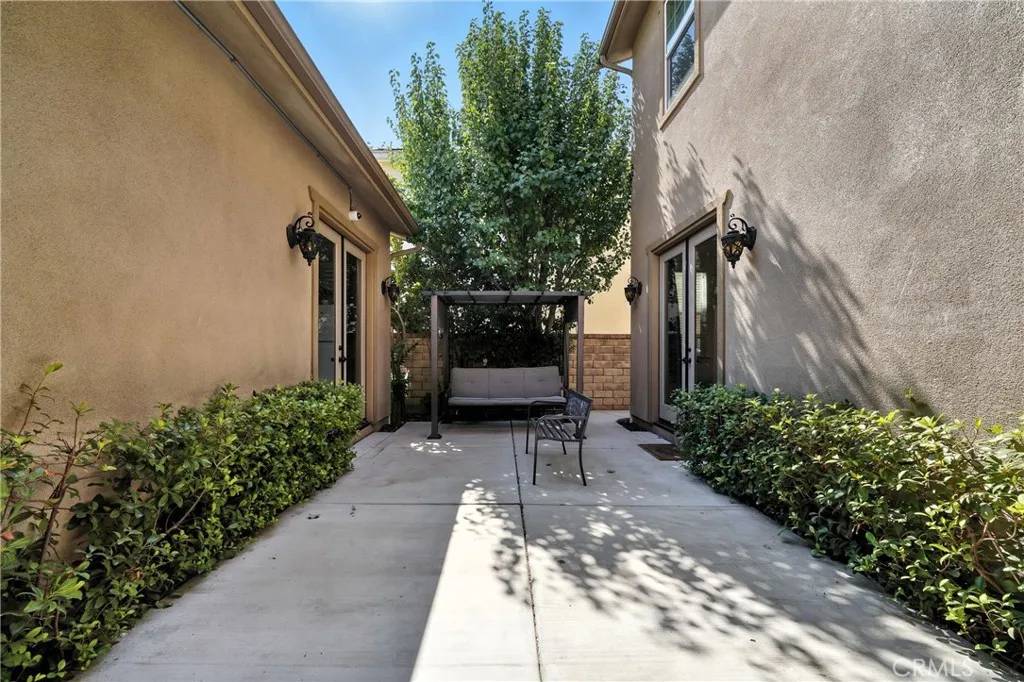 Saugus, CA 91350,22390 Trailside Court